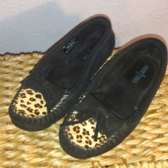 Black and Leopard Print Cow Hair Forepart Minnetonka Moccasins 10 - Picture 1 of 6